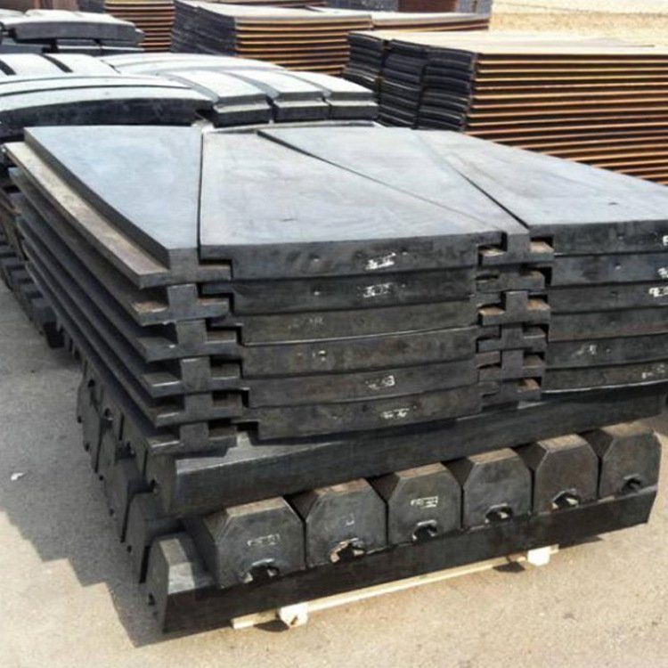 Rubber chute liner for mining crusher